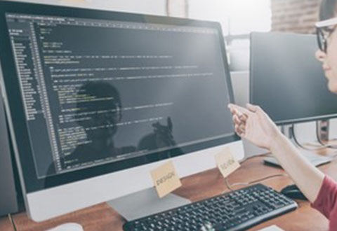 ウェブ制作運営まで幅広く携われる